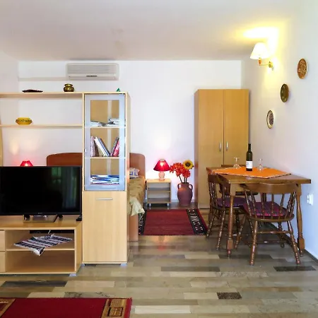 Margit - Prm115 By Interhome * Premantura