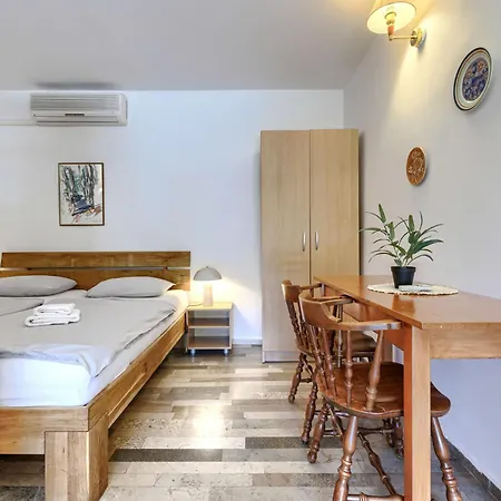 Margit - Prm115 By Interhome *
